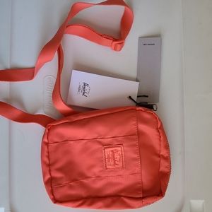 NWT Herschel Adjustable Crossbody/FannyPack